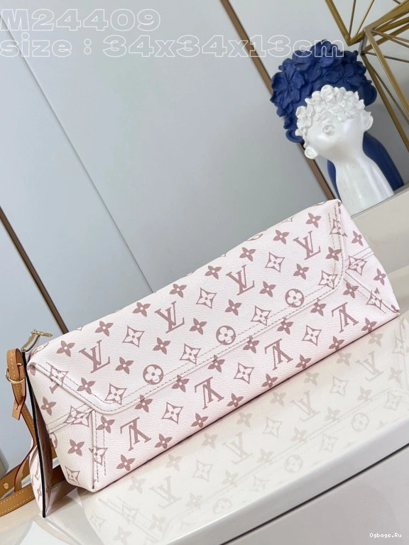 Atlantis VUITTON GM LOUIS 0519